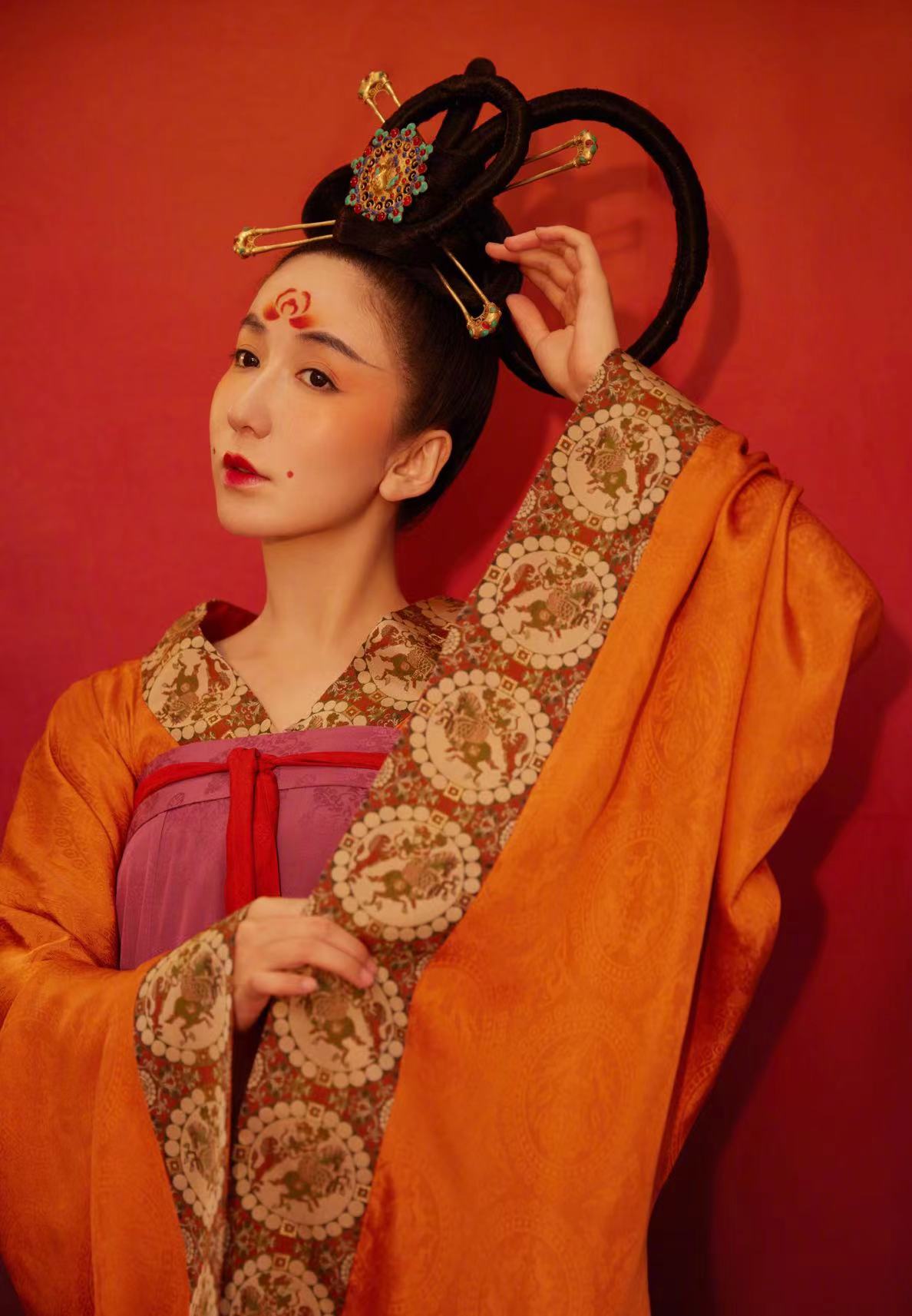 娄艺潇身边出现神秘男子,一起回家疑似新恋情,难道又是姐弟恋?休闲区蓝鸢梦想 - Www.slyday.coM 娄艺潇身边出现神秘男子,一起回家疑似新恋情,难道又是姐弟恋?休闲区蓝鸢梦想 - Www.slyday.coM