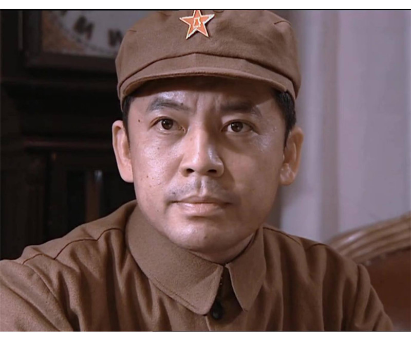 《亮剑》播出16年,当年大火的演员们,如今怎么样了?