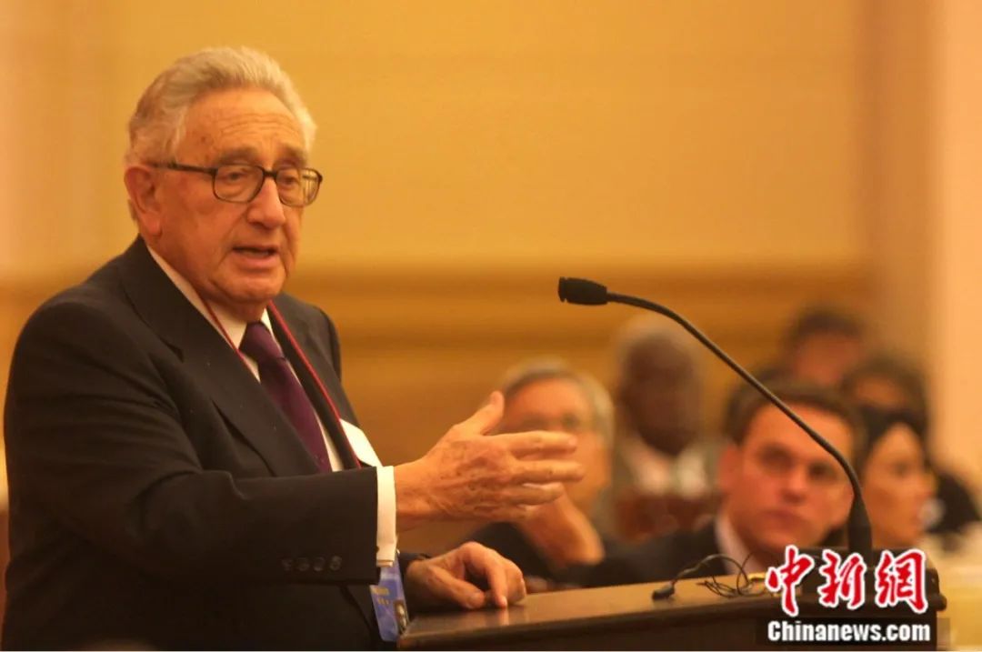 东西问德国学者易阳西方中国威胁论的实质是什么