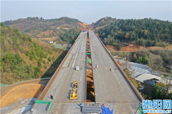 好消息贵阳观潭大道重要控制性节点工程化槁山大桥贯通