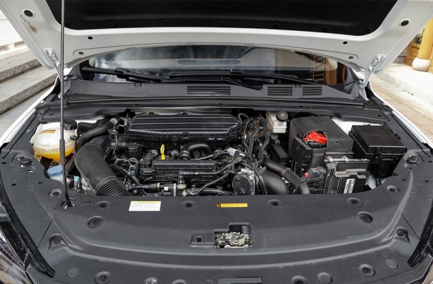 5l涡轮增压发动机,混动版车型所搭载的电机同样是东风集团自研的hd120