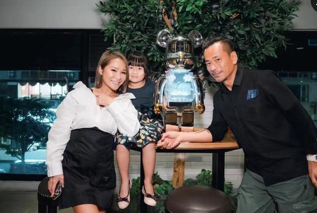 洗米华被批捕，11月初缺席妻子生日会，9月最后露面与洗米嫂同框休闲区蓝鸢梦想 - Www.slyday.coM