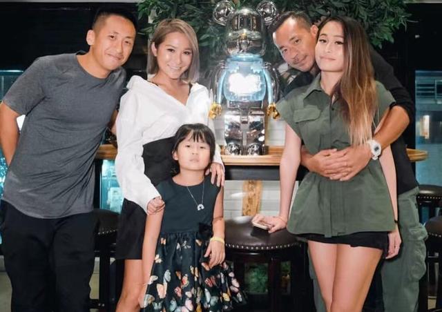 洗米华被批捕，11月初缺席妻子生日会，9月最后露面与洗米嫂同框休闲区蓝鸢梦想 - Www.slyday.coM