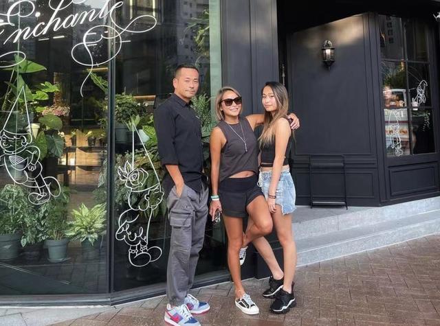 洗米华被批捕，11月初缺席妻子生日会，9月最后露面与洗米嫂同框休闲区蓝鸢梦想 - Www.slyday.coM