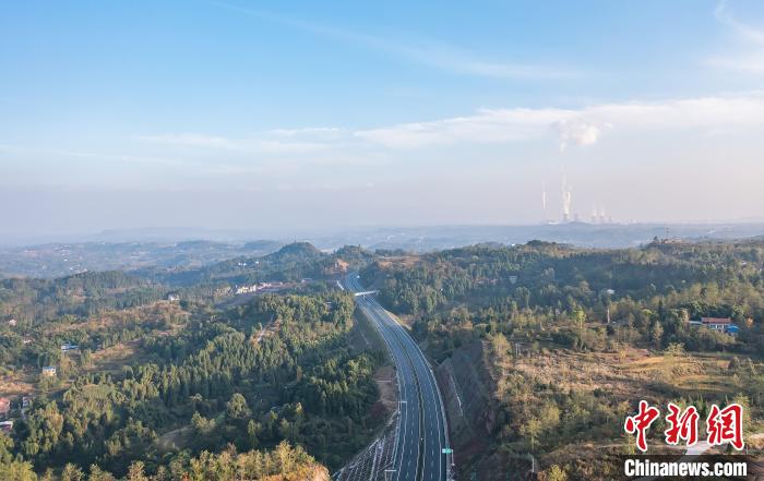 一条高速建成通车 成渝地区双城经济圈交通一体化再添新成果