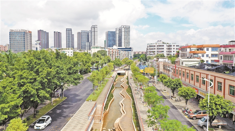 光明街道打造"一社区一文明示范街区",图为翠湖社区河心路.