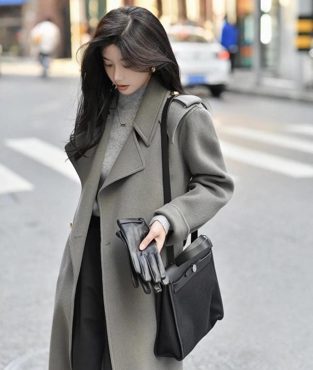 会穿大衣的女人运气一般都不差,学会搭配技巧更是精致,太美了|大衣|穿