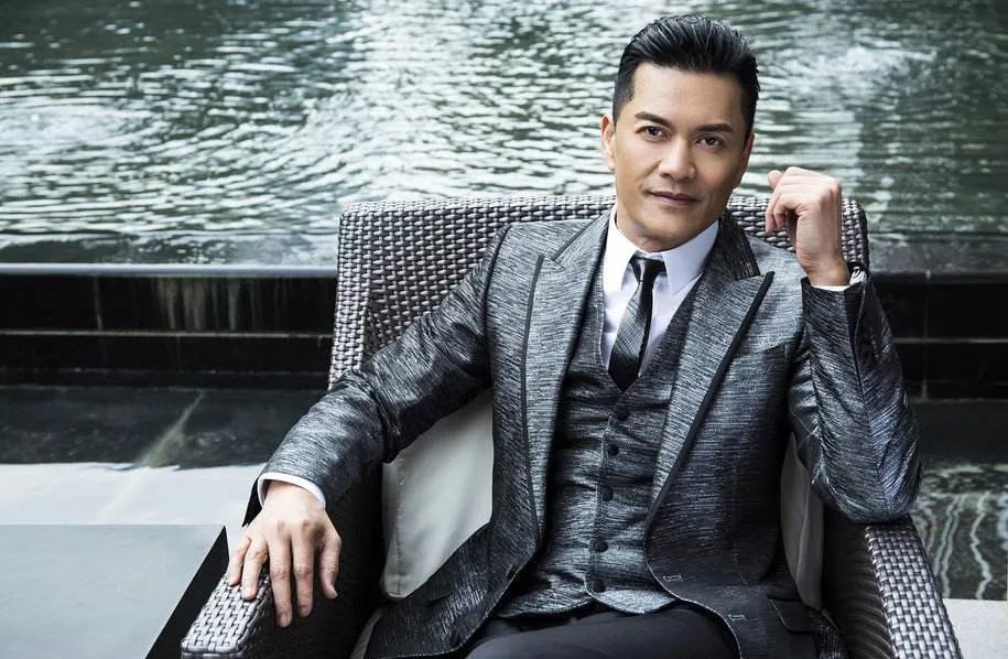 33岁娶周海媚二婚娶邝美云三婚娶亿万富婆吕良伟到底凭啥