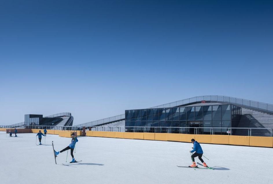 对设计"零容忍"的建筑师,会在雪场盖出什么样的房子?|滑雪场_新浪新闻