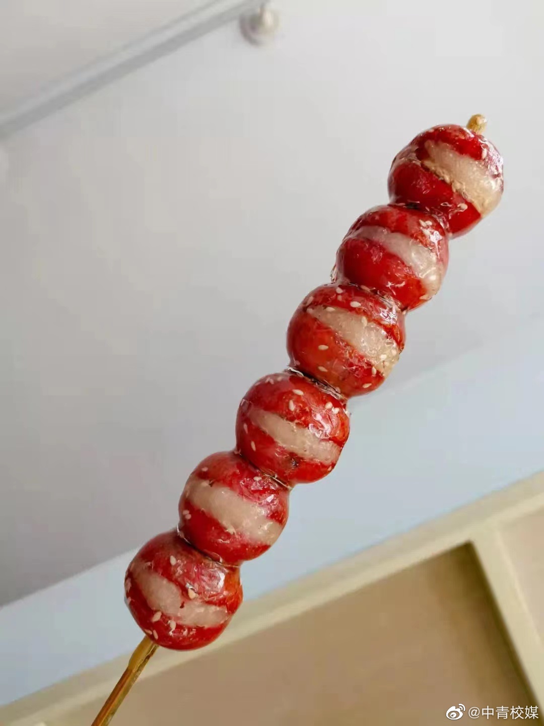 实力宠!封校后高校给学生送超大鸡腿,更绝的是…休闲区蓝鸢梦想 - Www.slyday.coM 实力宠!封校后高校给学生送超大鸡腿,更绝的是…休闲区蓝鸢梦想 - Www.slyday.coM