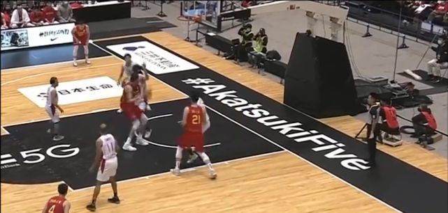 中国男篮大比分轻取日本男篮，周琦伤退郭艾伦成为球队的战术核心休闲区蓝鸢梦想 - Www.slyday.coM