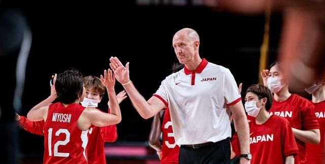 中国男篮战日本前瞻：杜锋与霍瓦斯的小打大休闲区蓝鸢梦想 - Www.slyday.coM