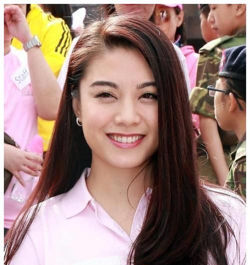 刘恺威前女友在家中摔倒称脸着地跌倒进急诊担心自己脸部毁容