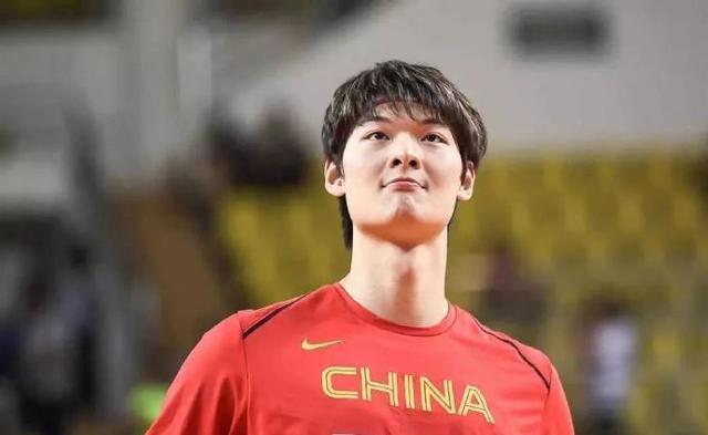 中国男篮12人出炉!辽宁4人,广东3人,周琦强势入选,王哲林无缘休闲区蓝鸢梦想 - Www.slyday.coM 中国男篮12人出炉!辽宁4人,广东3人,周琦强势入选,王哲林无缘休闲区蓝鸢梦想 - Www.slyday.coM