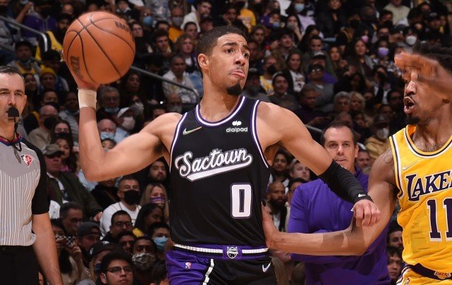 湖人三加时不敌国王！詹姆斯空砍30+11三分13中2，威少三双难救主休闲区蓝鸢梦想 - Www.slyday.coM