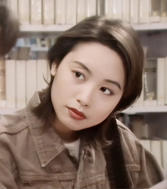 她是高婕也是岑颖欣退圈多年观众仍然没有忘记她的美