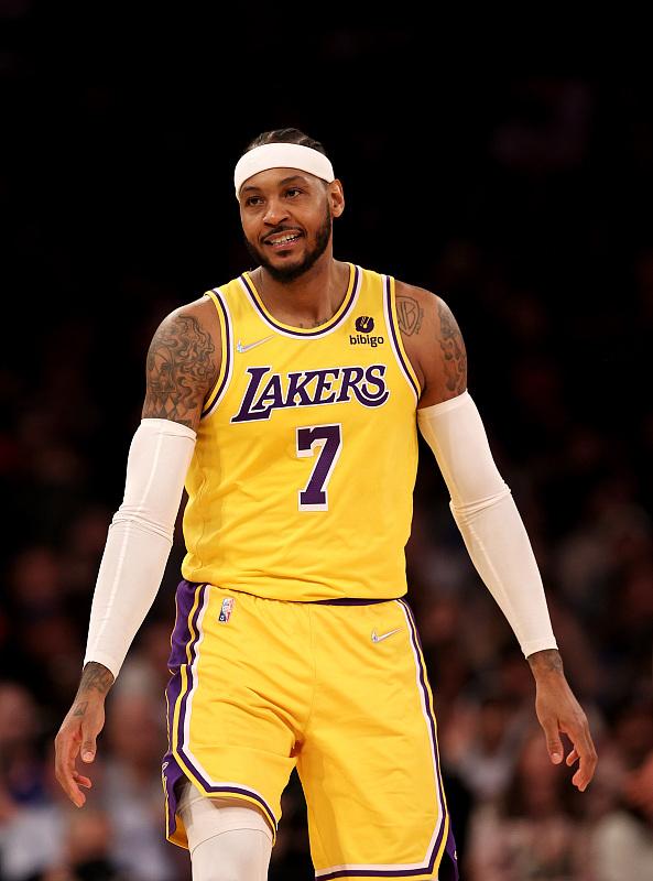 安东尼重回纽约前妻带儿子前来观战14岁儿子继承甜瓜的帅气