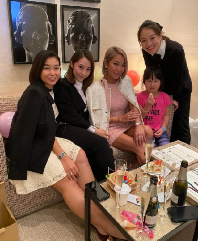 洗米华被批捕后，洗米嫂首发声，回复粉丝关心态度颇显焦虑休闲区蓝鸢梦想 - Www.slyday.coM