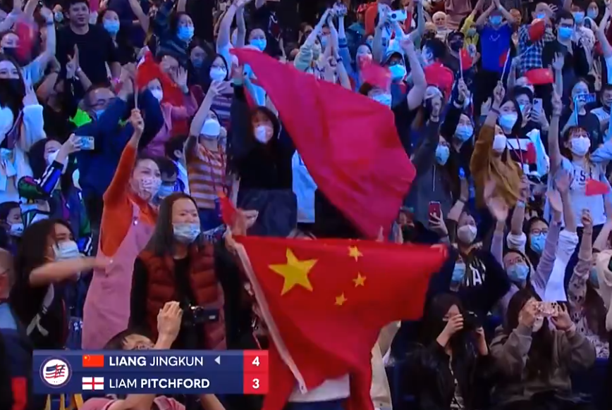 重压之下大爆发！梁靖崑七局大战力克欧洲皮皮虾，亲吻国旗庆祝休闲区蓝鸢梦想 - Www.slyday.coM