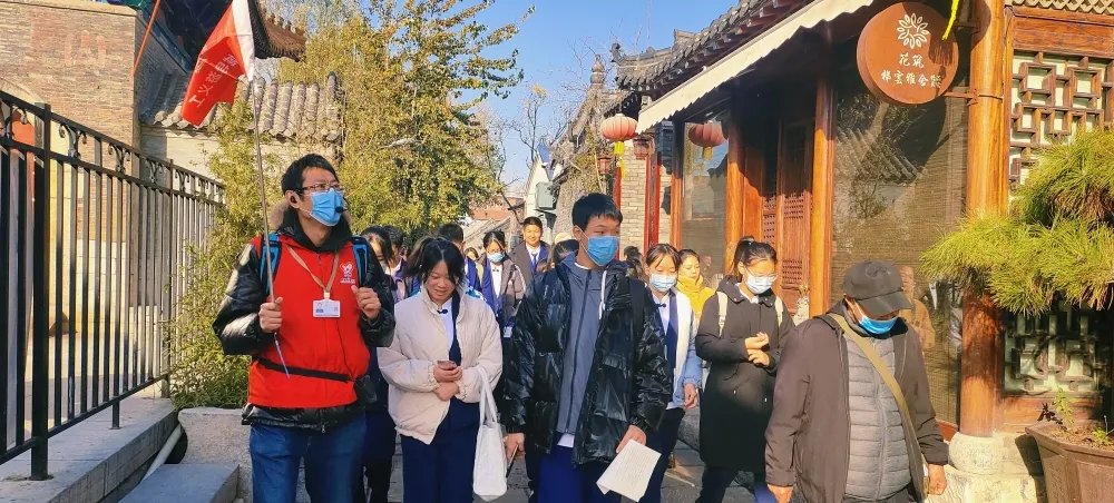 请跟我一起阅读济南济南旅游学校导游专业学生寻访济南老街