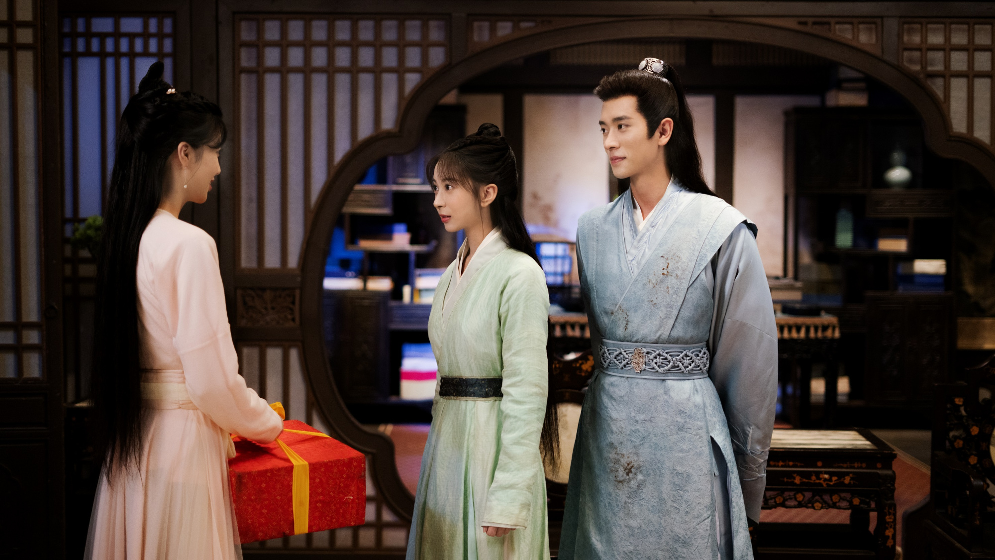 兄长大人太上头，契约兄妹化身古代版李佳琦薇娅，贡献美妆名场面休闲区蓝鸢梦想 - Www.slyday.coM