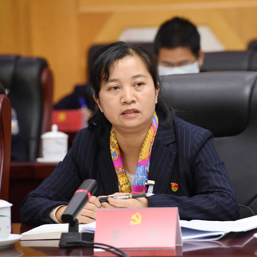 黄苓自治区第十二次党代会代表,崇左市卫生健康委党组书记,主任我将