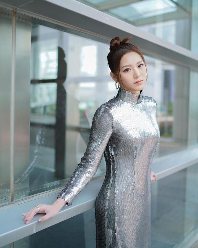港姐冯盈盈自曝想进军带货界,透露tvb标准工资,坦言盼增加收入|港姐