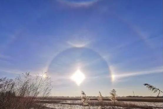 内蒙古天空出现“三个太阳”,古人称是“不祥之兆”,真的吗?休闲区蓝鸢梦想 - Www.slyday.coM 内蒙古天空出现“三个太阳”,古人称是“不祥之兆”,真的吗?休闲区蓝鸢梦想 - Www.slyday.coM