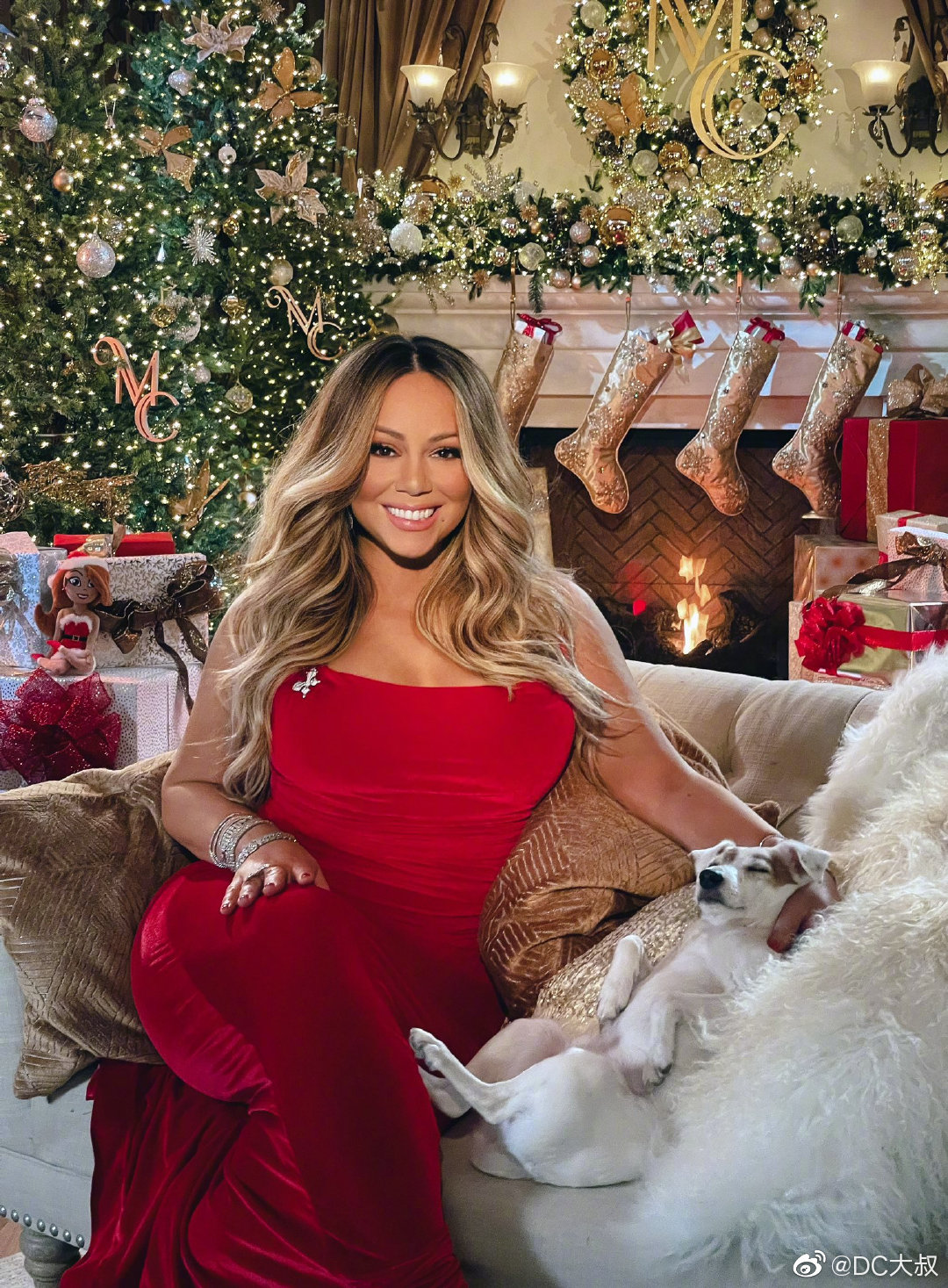 感恩节刚过牛姐mariahcarey发圣诞照表示节日要来了