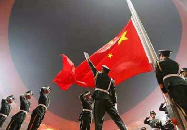 飞行员跳伞求生,在树上挂了70年后被发现,身体和树枝融为一体休闲区蓝鸢梦想 - Www.slyday.coM 飞行员跳伞求生,在树上挂了70年后被发现,身体和树枝融为一体休闲区蓝鸢梦想 - Www.slyday.coM