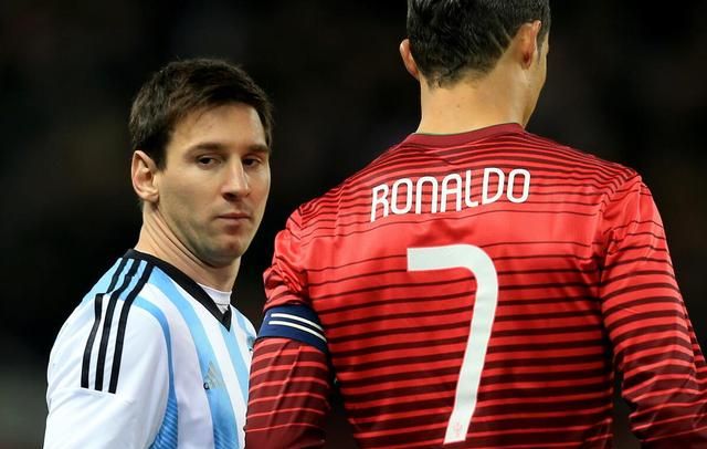 够了!C罗已获5座,梅西6座,被金球奖晃过的莱万,也该轮到他了休闲区蓝鸢梦想 - Www.slyday.coM