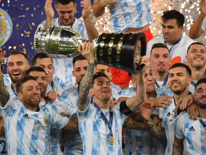 梅西第七座金球再被确认!队报官网发布梅西手捧金球奖照片休闲区蓝鸢梦想 - Www.slyday.coM 梅西第七座金球再被确认!队报官网发布梅西手捧金球奖照片休闲区蓝鸢梦想 - Www.slyday.coM