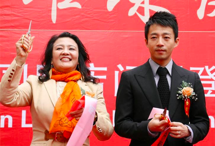 大s和范玮琪聚会后张兰透露汪小菲曾被黑人暴揍汪小菲回应了