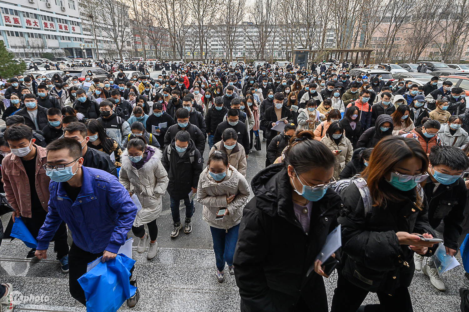 2022年度国考开考，报考人数首次突破200万人，太原考点秩序井然休闲区蓝鸢梦想 - Www.slyday.coM