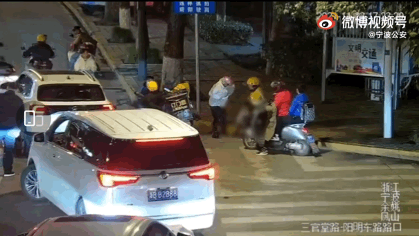 热搜第二！江西外卖小哥救人耽误送餐，交警却说......休闲区蓝鸢梦想 - Www.slyday.coM