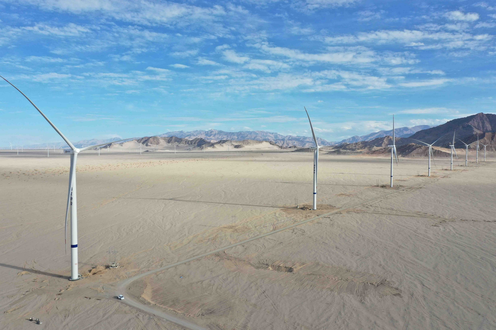 青海海南州特高压外送通道配套电源项目。国家电投集团黄河上游水电开发有限责任公司供图
