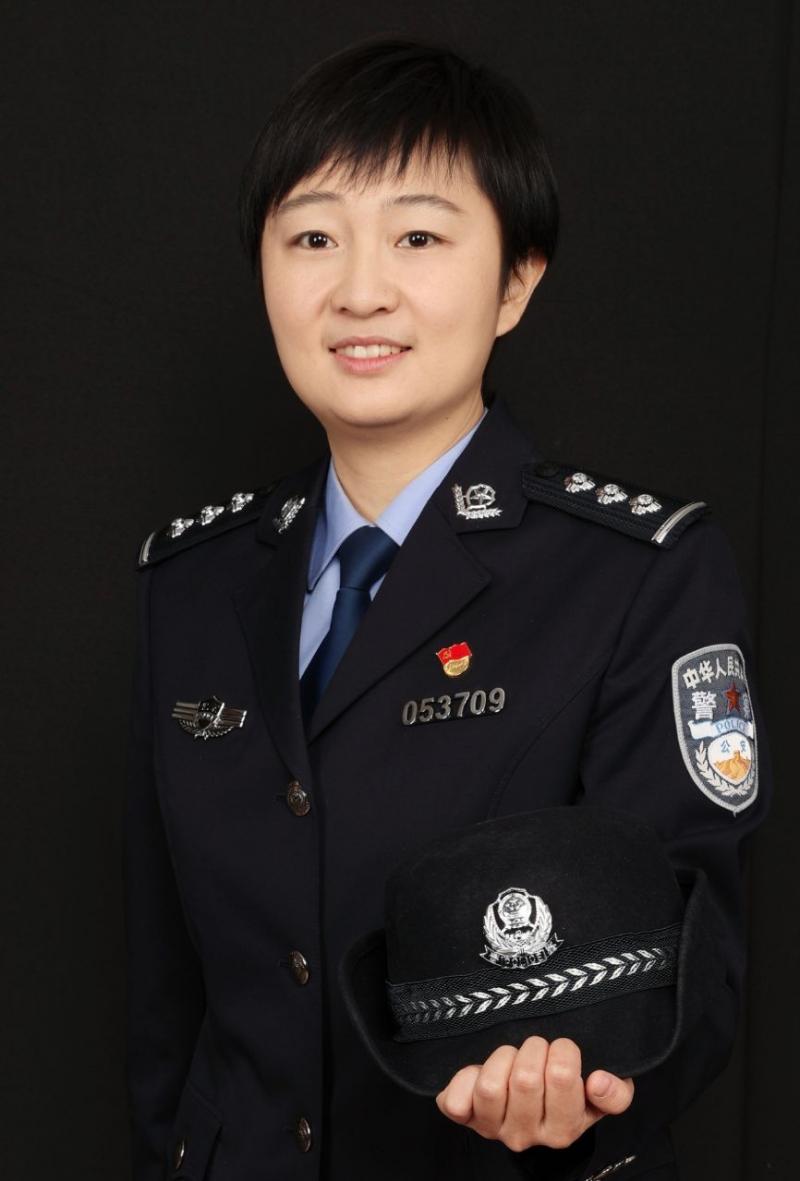 壹现场丨公交女民警讲述:消失在北京地铁里的乞讨乱象|地铁|北京地铁|