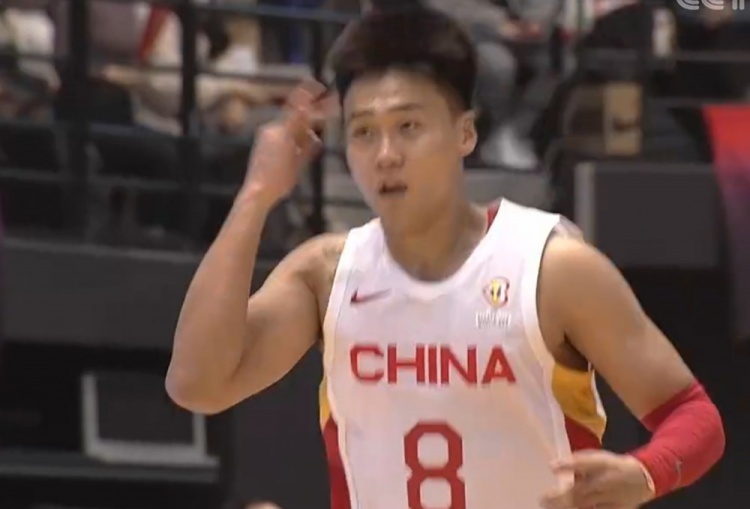 致敬安东尼赵睿左侧45度后撤超远三分空心入网爆头庆祝
