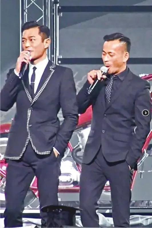 原名周焯华,洗米华是他在娱乐版上的花名,他另一个昵称是"澳门古天乐"