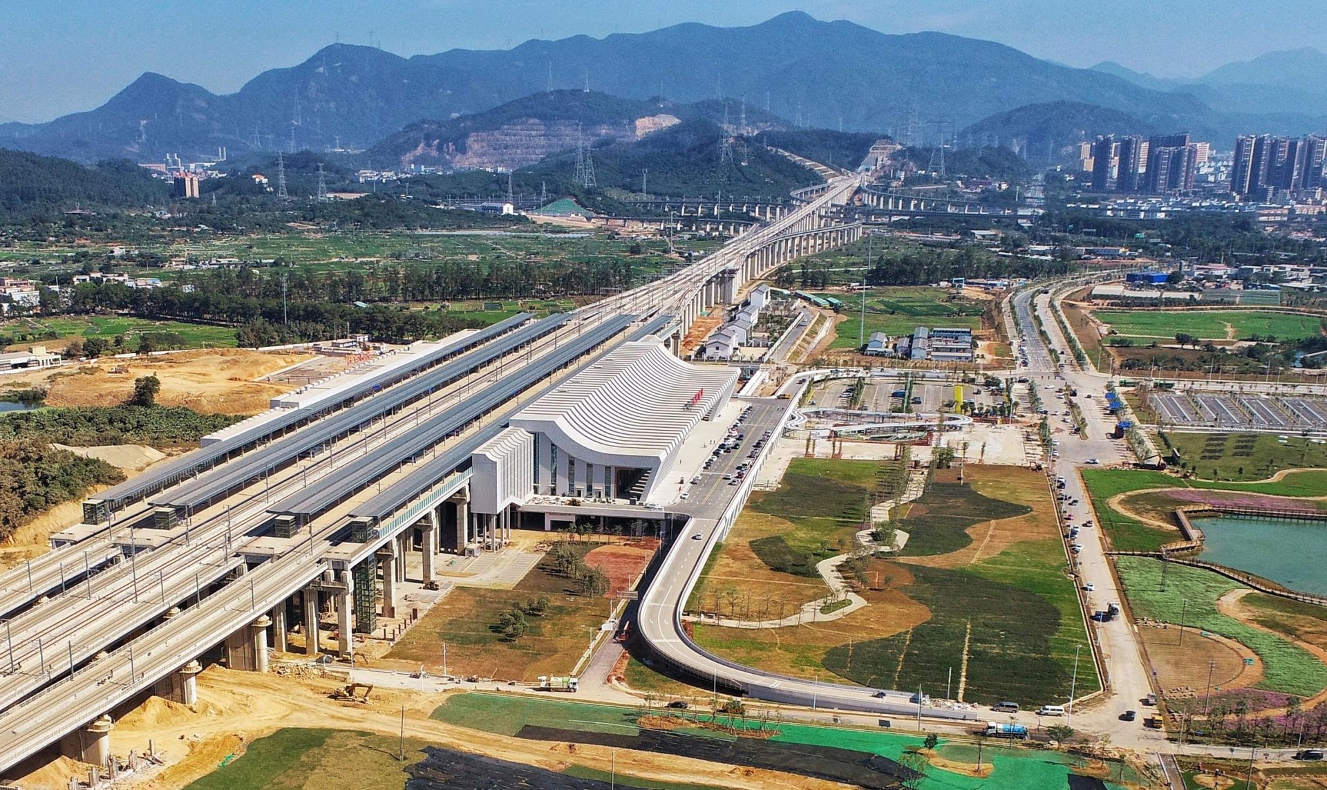 东莞南站走进临深产业园区  看深莞产业融合发展"未来临深产业基地