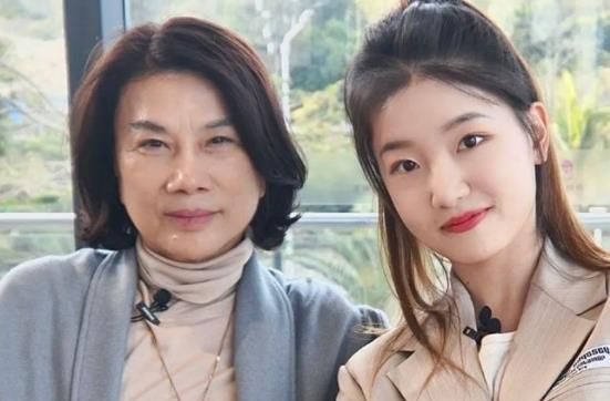 董明珠的所谓22岁美女接班人秘书,其实就是董明珠的带货替身休闲区蓝鸢梦想 - Www.slyday.coM