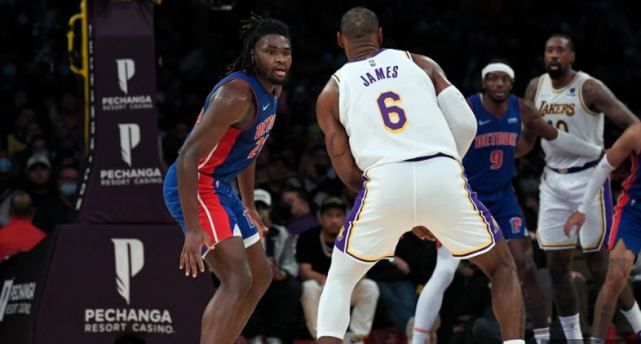 零互动!詹姆斯全程无视斯图尔特 当面道歉沦为空谈休闲区蓝鸢梦想 - Www.slyday.coM 零互动!詹姆斯全程无视斯图尔特 当面道歉沦为空谈休闲区蓝鸢梦想 - Www.slyday.coM