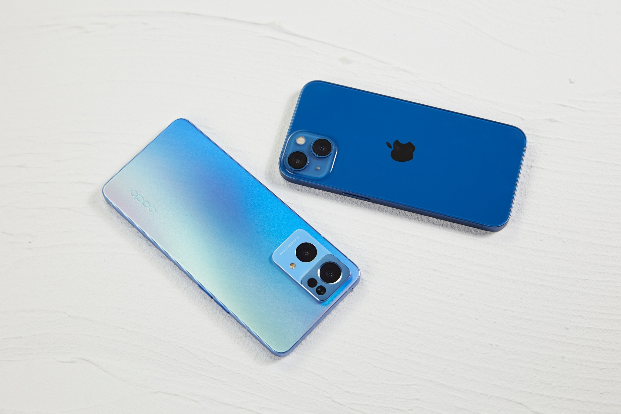 直角直边的对决！国产新机挑战iPhone13，表现如何？休闲区蓝鸢梦想 - Www.slyday.coM