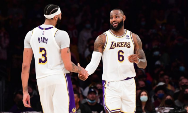 零互动!詹姆斯全程无视斯图尔特 当面道歉沦为空谈休闲区蓝鸢梦想 - Www.slyday.coM 零互动!詹姆斯全程无视斯图尔特 当面道歉沦为空谈休闲区蓝鸢梦想 - Www.slyday.coM