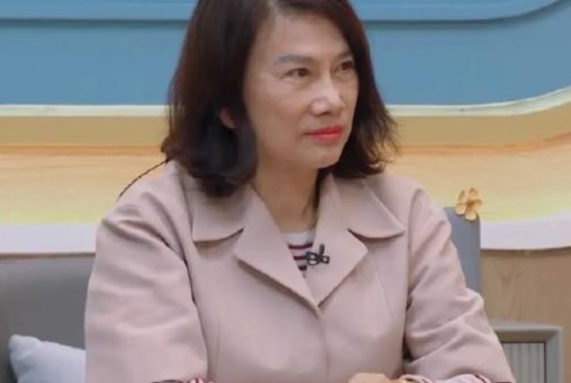 董明珠的所谓22岁美女接班人秘书,其实就是董明珠的带货替身休闲区蓝鸢梦想 - Www.slyday.coM