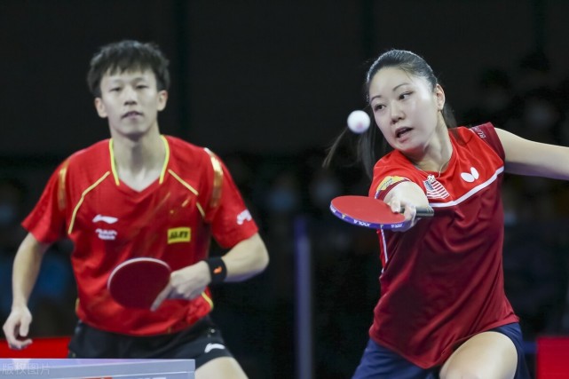 首冠产生，国乒3名球员站上领奖台，2面国旗升起，刘国梁成大赢家休闲区蓝鸢梦想 - Www.slyday.coM