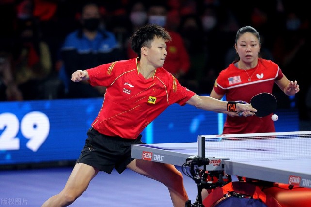 首冠产生，国乒3名球员站上领奖台，2面国旗升起，刘国梁成大赢家休闲区蓝鸢梦想 - Www.slyday.coM