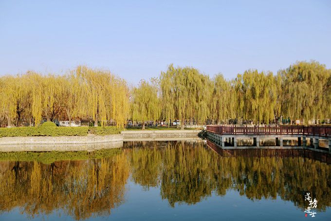 园内山,水,石,林,溪,亭等随处可见,主要景点有先秦历史,太行风情,聚翠