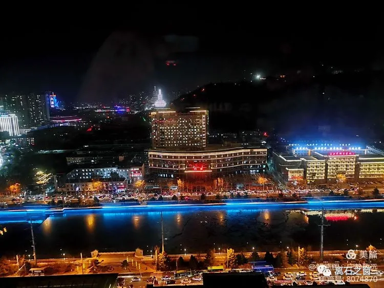 吕梁东川河畔灯火辉煌不夜城