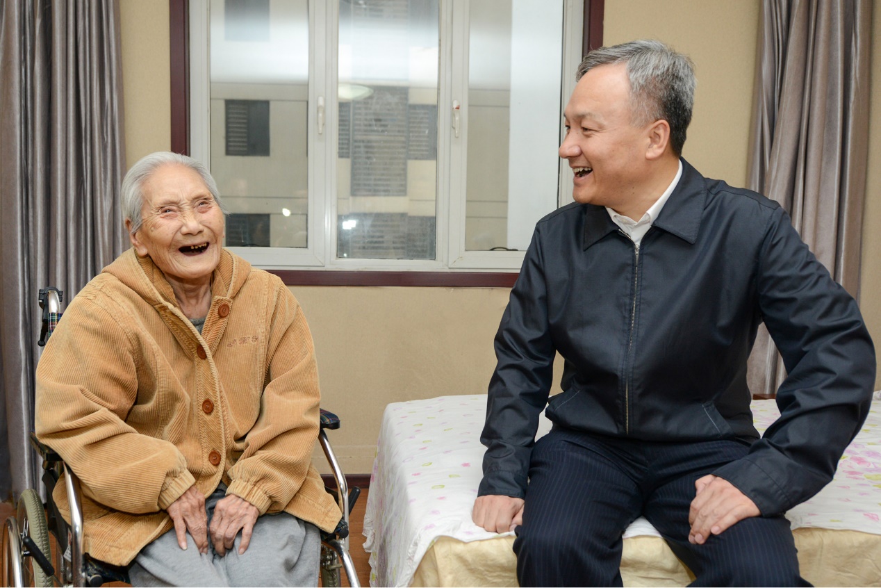 丁克夫妻的晚年生活,和想象中大有不同,很多年轻人看完沉默了休闲区蓝鸢梦想 - Www.slyday.coM 丁克夫妻的晚年生活,和想象中大有不同,很多年轻人看完沉默了休闲区蓝鸢梦想 - Www.slyday.coM